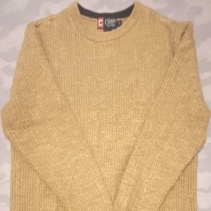 Warm and nice knitted brown sweater!